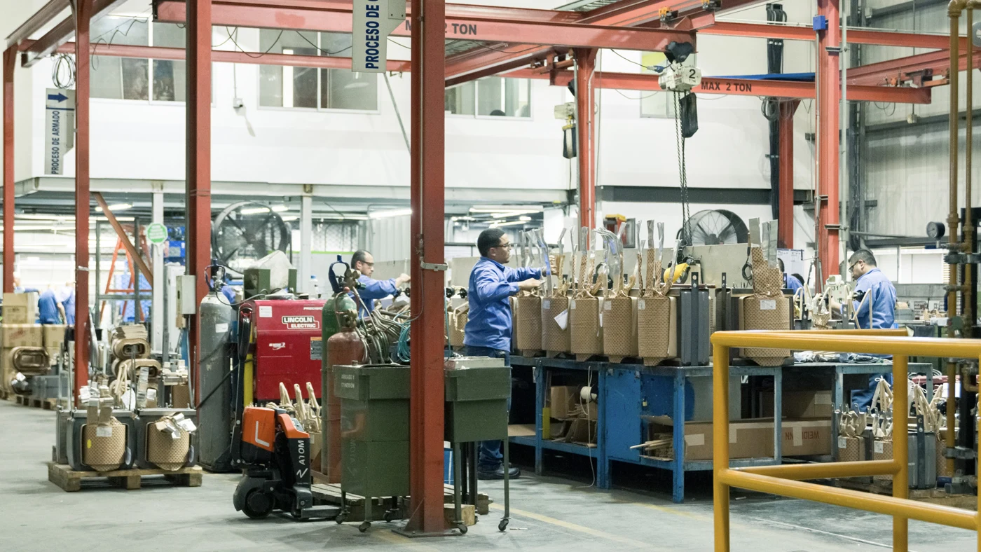 Fabricación de transformadores en la planta Rymel