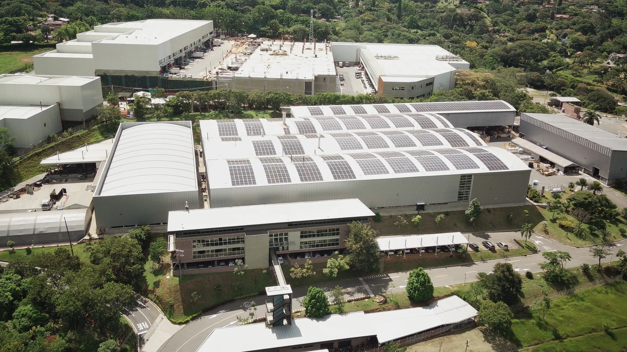Planta Rymel con generación solar en Copacabana