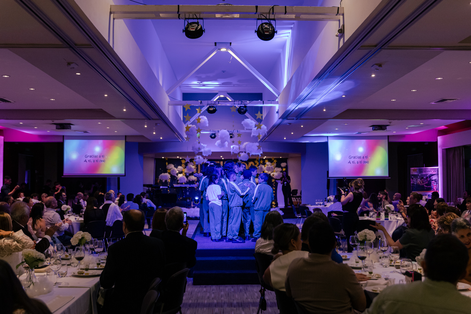 Show musical de cierre del evento Cena Concierto Fundación Acarpin 2024